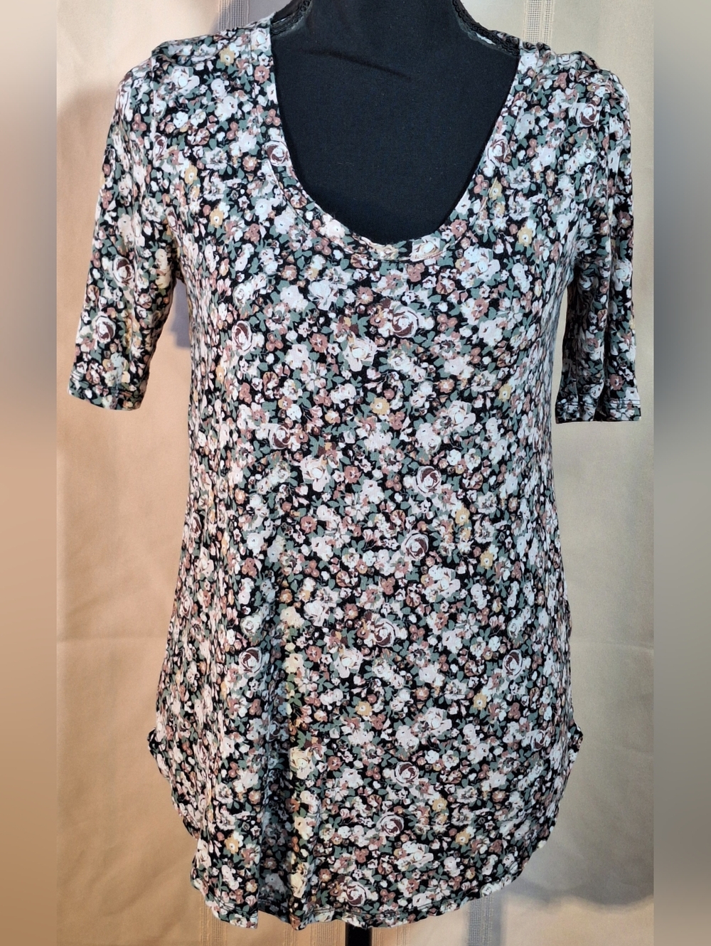 24/7 by MAURICE'S Floral Scoop Neck Stretch Top - Black/ Multi-Color